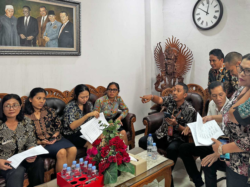 Melaksanakan Pendataan terkait Potensi Wajib Pajak Daerah