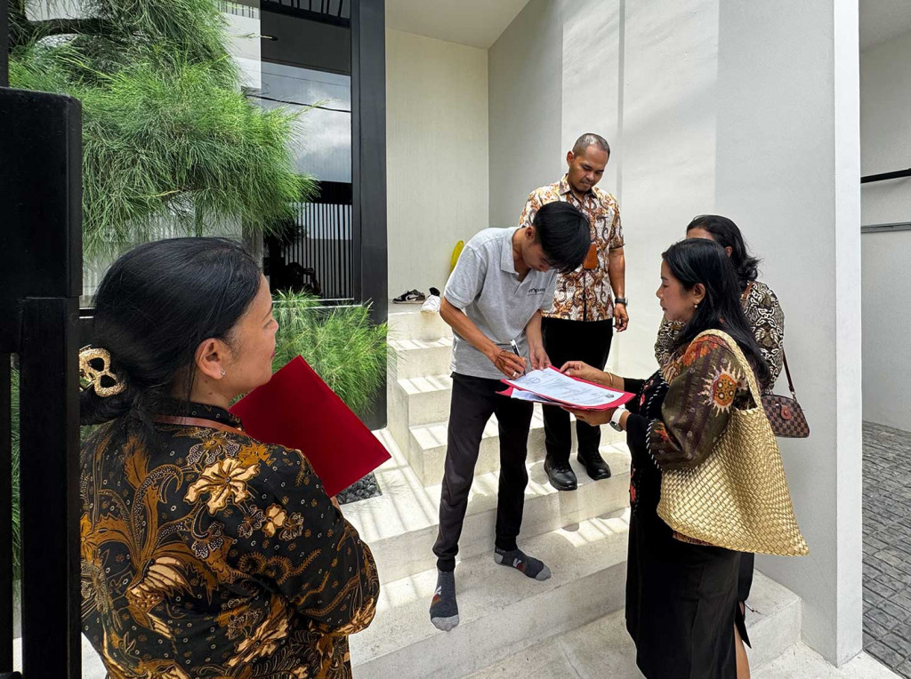 Melaksanakan Pendataan terkait Potensi Wajib Pajak Daerah