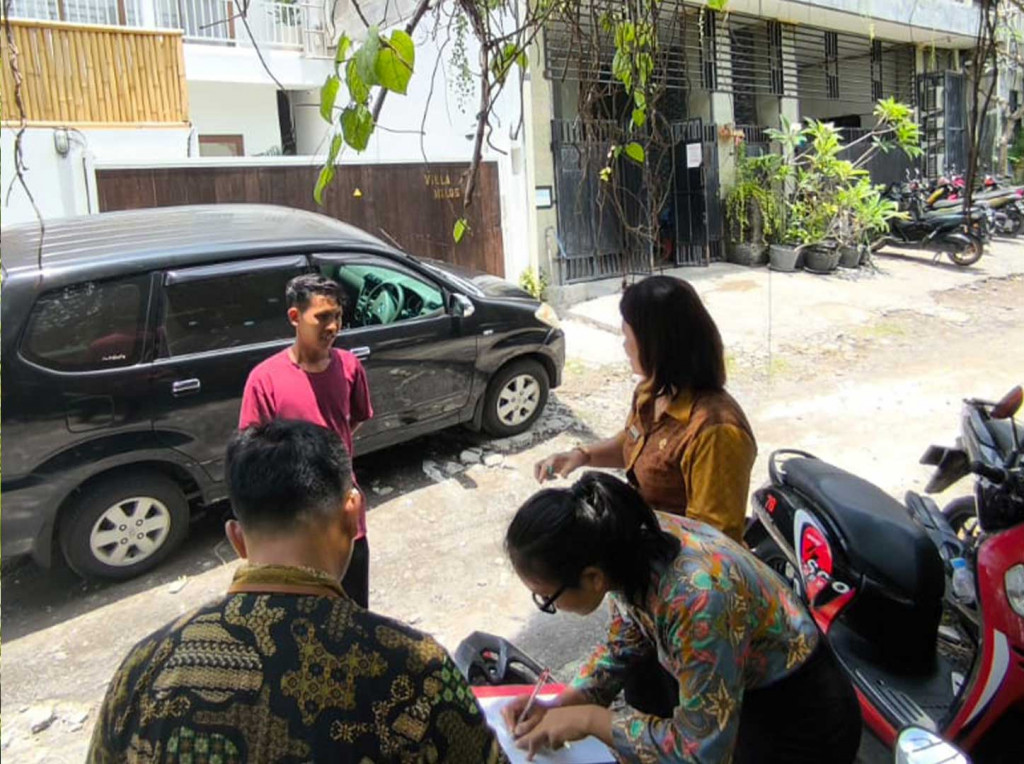 Melaksanakan Pendataan terkait Potensi Wajib Pajak Daerah