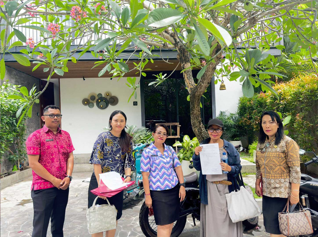 Melaksanakan Pendataan terkait Potensi Wajib Pajak Daerah